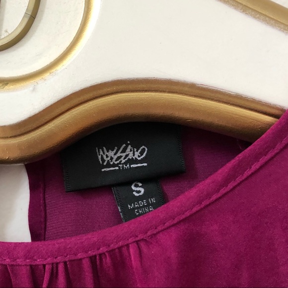 Mossimo High/Low Top in Burgundy w/Peplum Style Bottom & Bell Sleeves - Picture 4 of 11